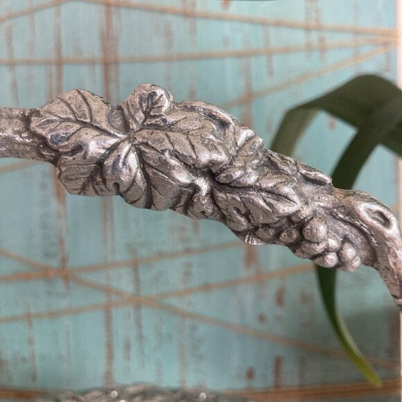 VTG ARTHUR COURT 1996 Pedestal Tray Basket Metal Centerpiece  W/Grapes & Leaves - Picture 13 of 14